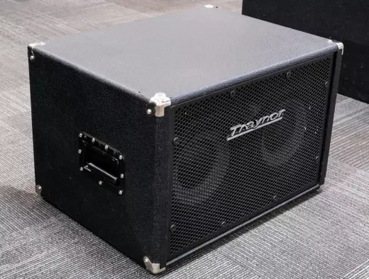 Store Special Product - Traynor - 400 Watt 2x10 Bass Cabinet